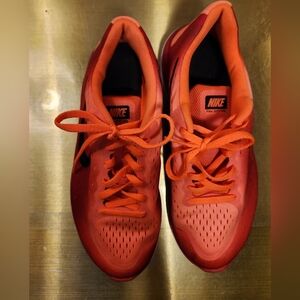 Youth Nike Flex 2017 RN sneakers. Size 7Y